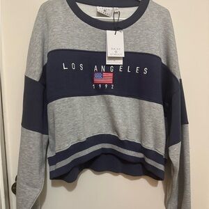 NWT Cropped 90s sweater Los Angeles